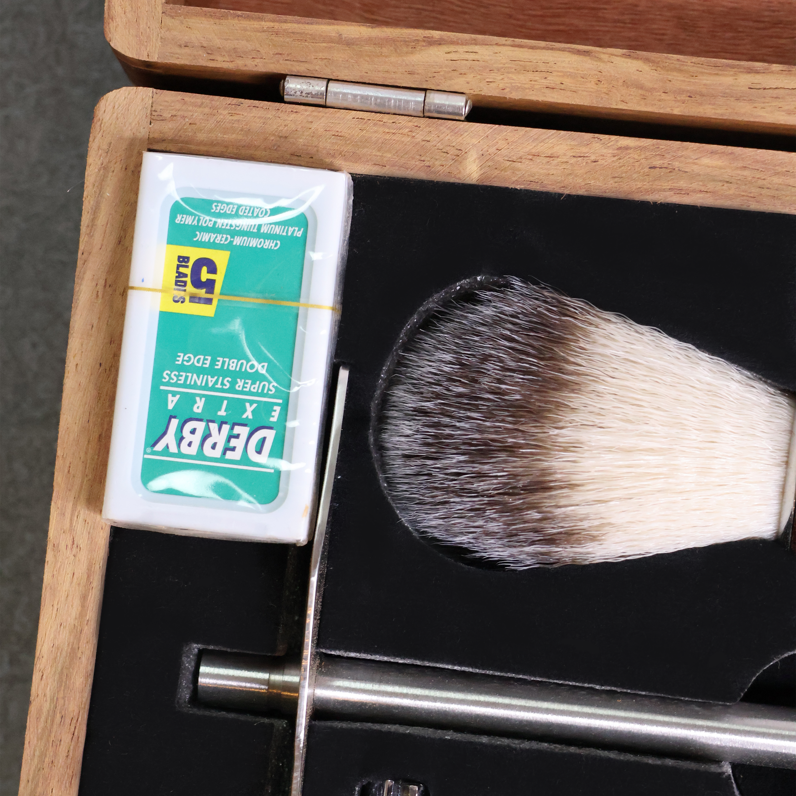 man-s-beard-coffret-bois-rasoir-kit-rasage-blaireau-coffret-bois image 3