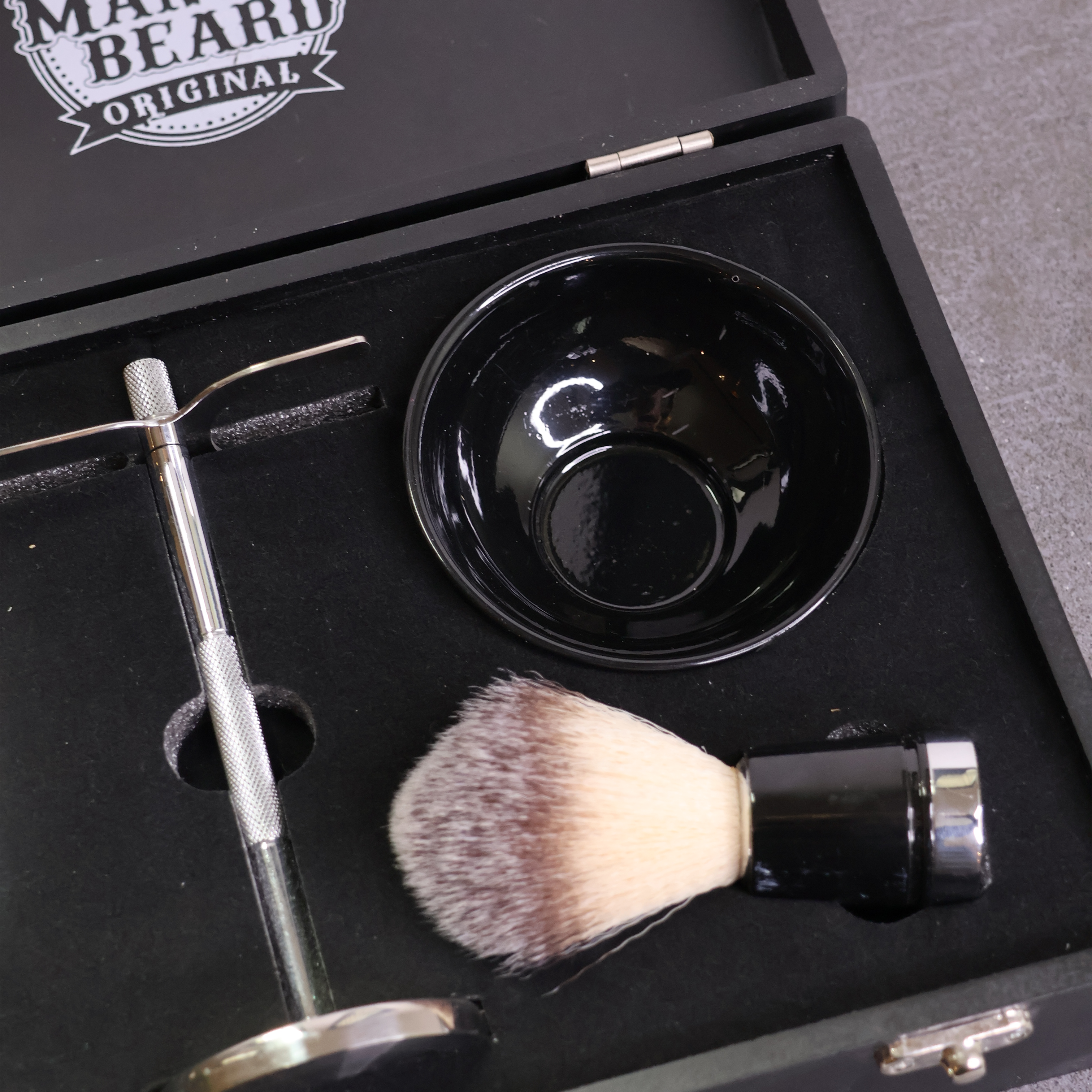 man-s-beard-coffret-noir-shavette-kit-rasage-4-pi-ces image 2