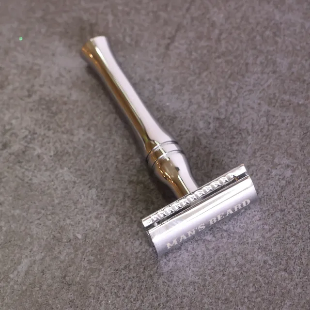 man-s-beard-rasoir-silver-stripe-acier-gris-housse-5-lames image 1