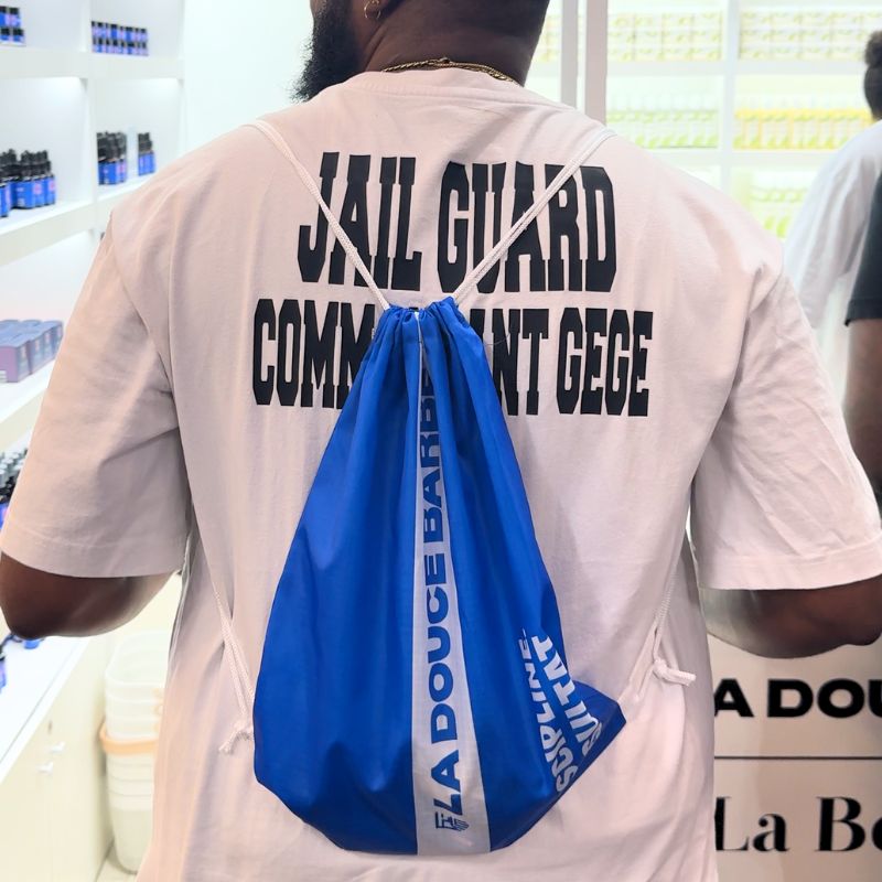la-douce-barbe-sac-de-sport-waterproof-nylon-bleu image 3