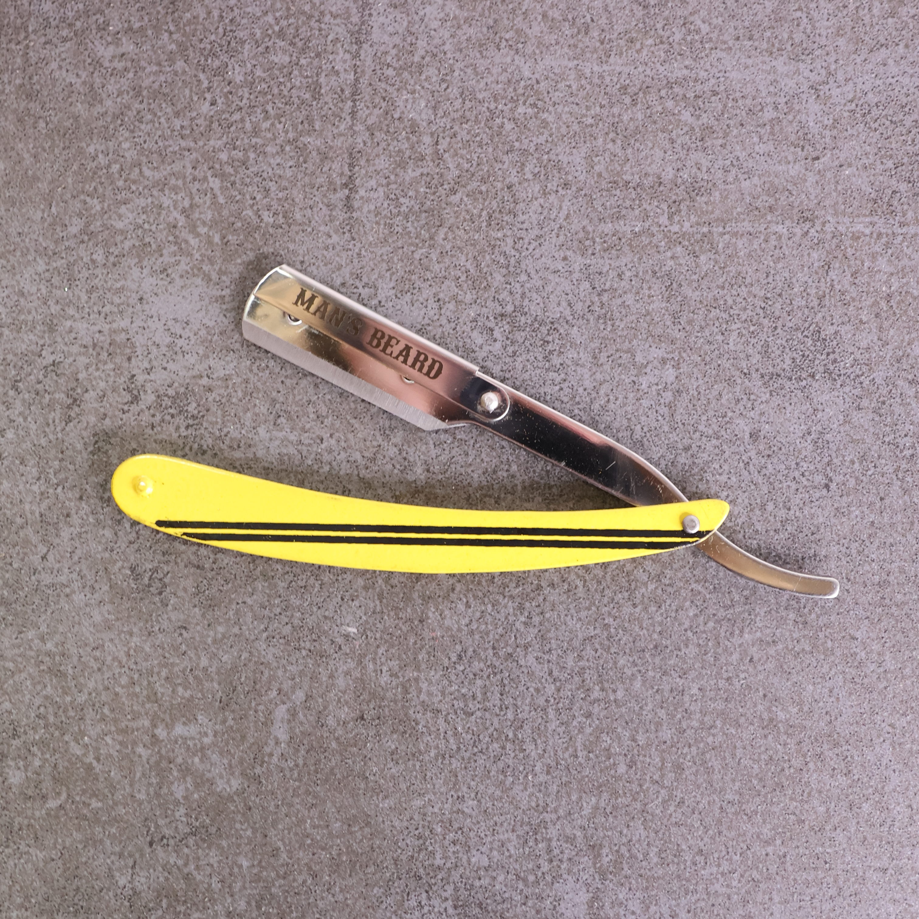 man-s-beard-shavette-jaune-rasoir-barbe-5-lames-trousse image 3