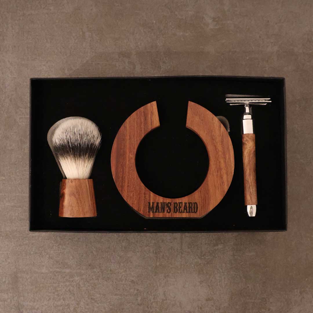 man-s-beard-kit-rasoir-rond-bois-blaireau-pr-sentoir image 1