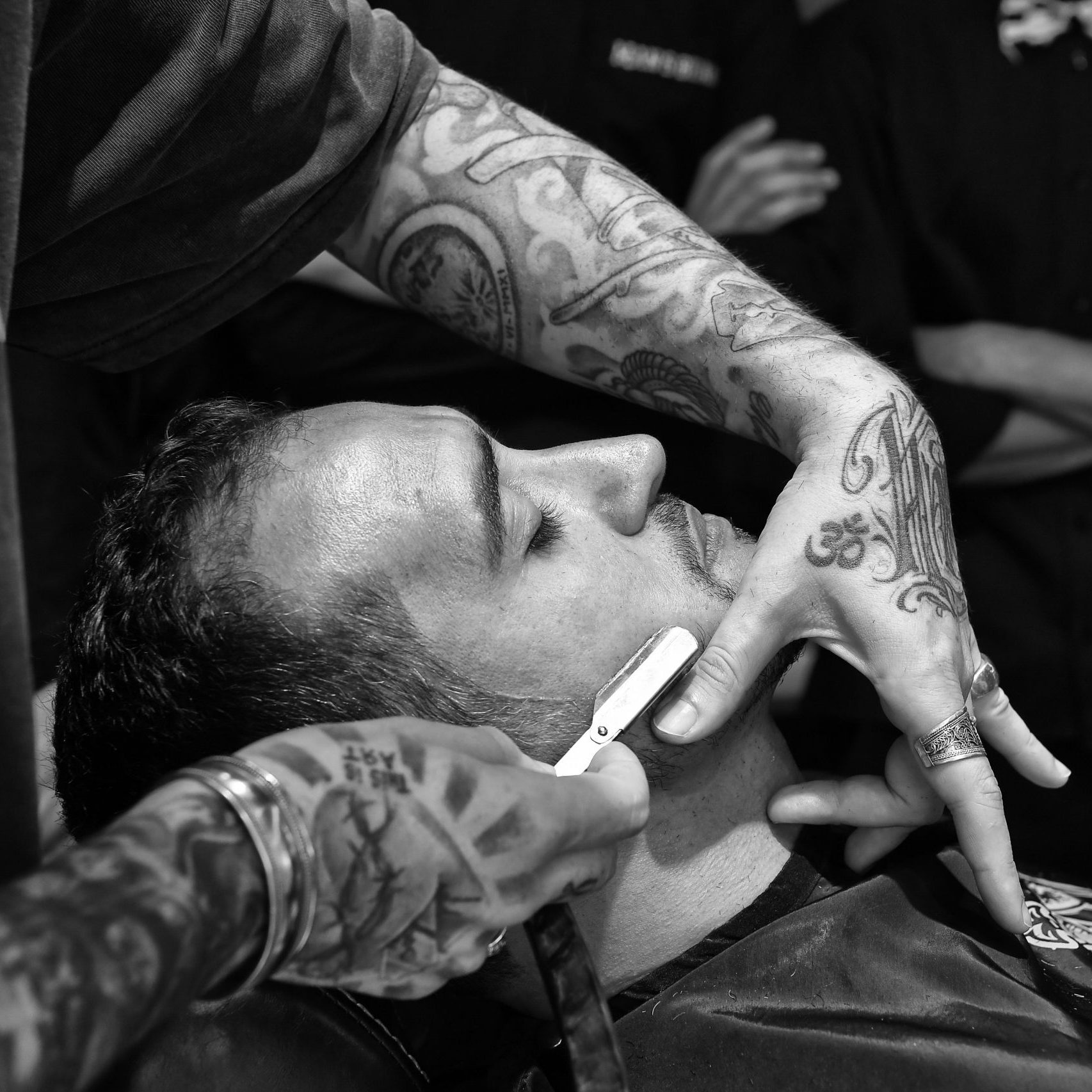 man-s-beard-woody-grey-shavette-bois-gris-5-lames image 4